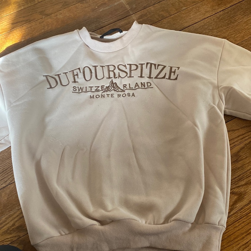 Sweatshirt